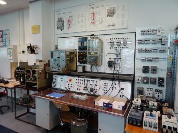 Laboratorium Urządzeń i Instalacji Elektrycznych - stanowisko dydaktyczne